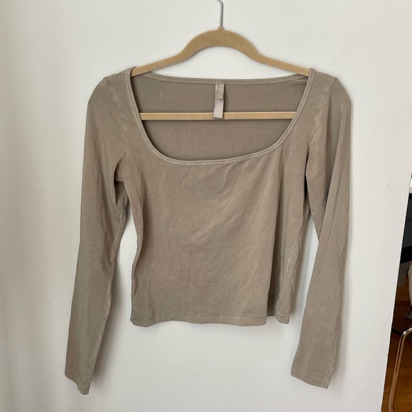 SKIMS Tops - SKIMS Vintage Scoop Long Sleeve T-Shirt